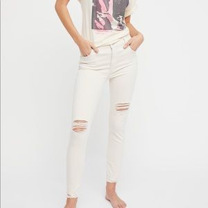 Free people distressed cream colored skinny jeans